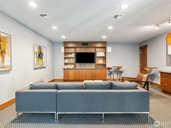 4547 8th Avenue NE 308, Seattle WA 98105