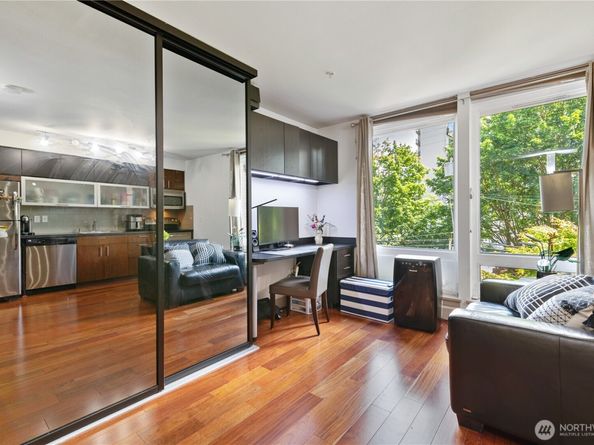 4547 8th Avenue NE 308, Seattle WA 98105