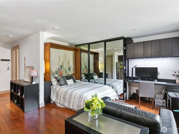 4547 8th Avenue NE 308, Seattle WA 98105