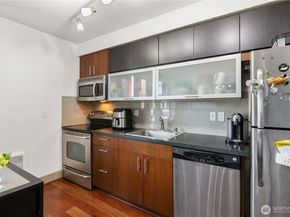 4547 8th Avenue NE 308, Seattle WA 98105