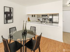 275 W Roy Street 414, Seattle WA 98119