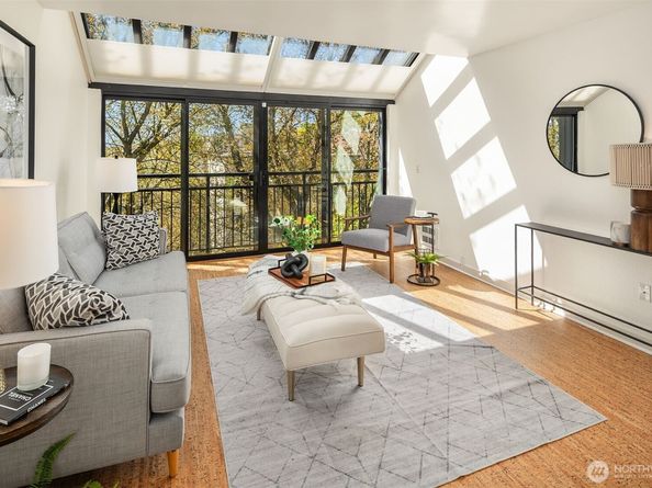 275 W Roy Street 414, Seattle WA 98119