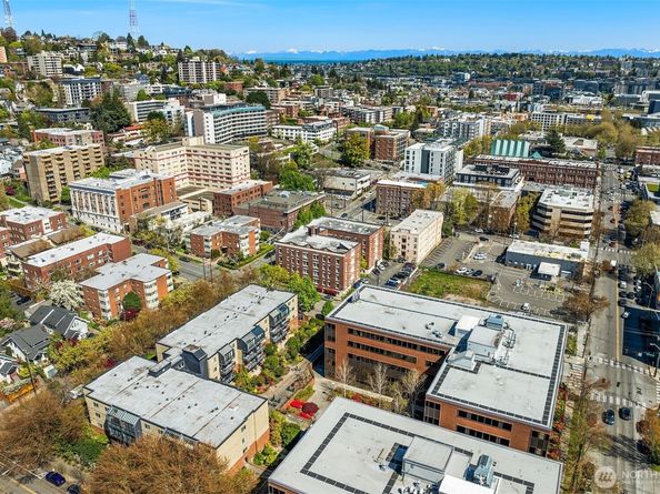 275 W Roy Street 414, Seattle WA 98119