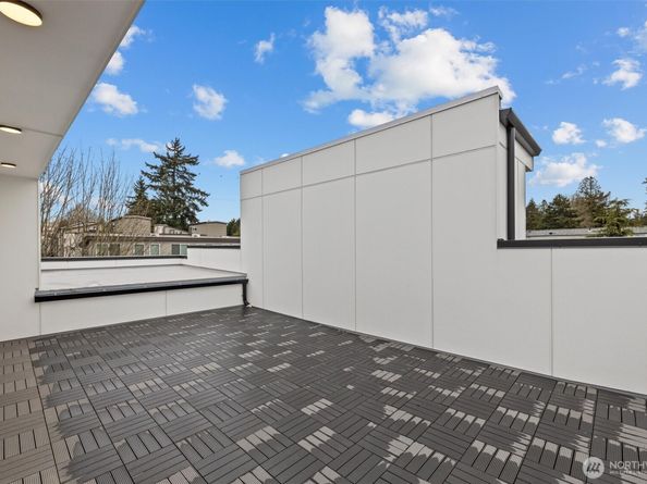 11234 Corliss Avenue NE, Seattle WA 98133