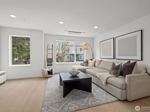 11234 Corliss Avenue NE, Seattle WA 98133