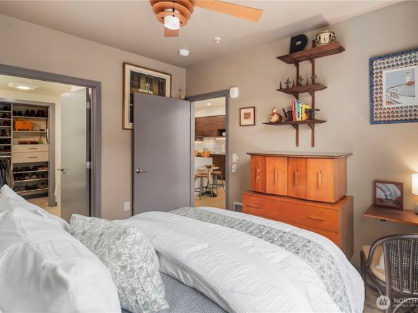 11903 NE 128th Street 520, Kirkland WA 98034