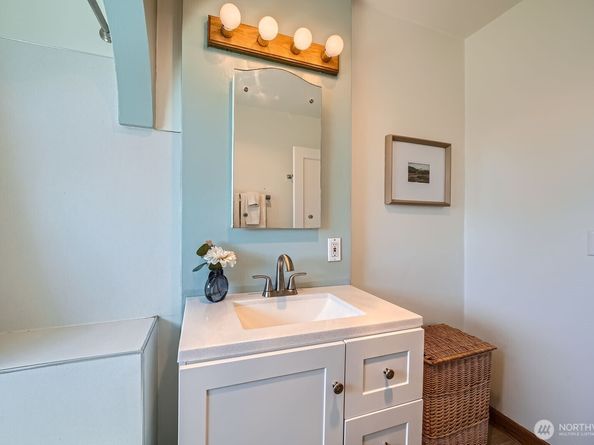 10758 22nd Avenue SW, Seattle WA 98146