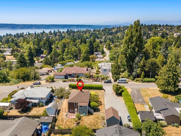 10758 22nd Avenue SW, Seattle WA 98146