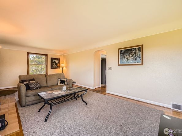 10758 22nd Avenue SW, Seattle WA 98146