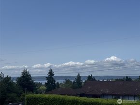 10758 22nd Avenue SW, Seattle WA 98146