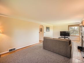 10758 22nd Avenue SW, Seattle WA 98146