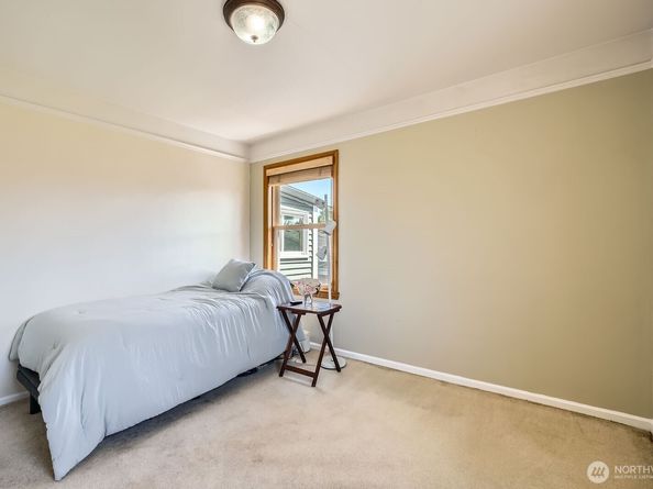 10758 22nd Avenue SW, Seattle WA 98146