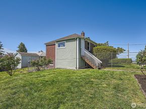 10758 22nd Avenue SW, Seattle WA 98146