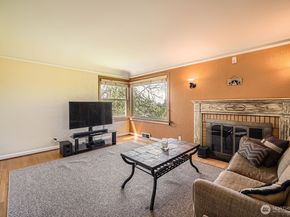 10758 22nd Avenue SW, Seattle WA 98146