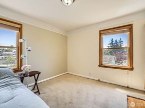 10758 22nd Avenue SW, Seattle WA 98146