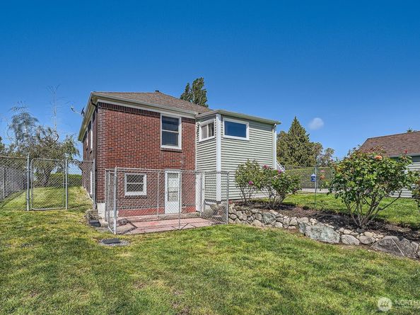 10758 22nd Avenue SW, Seattle WA 98146