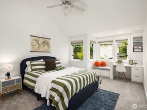 7934 Lake View Lane, Mercer Island WA 98040