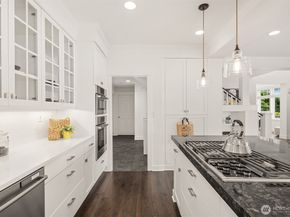 7934 Lake View Lane, Mercer Island WA 98040