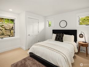 7934 Lake View Lane, Mercer Island WA 98040