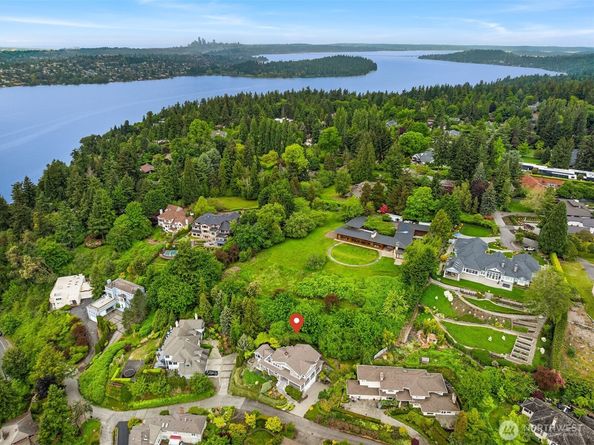 7934 Lake View Lane, Mercer Island WA 98040
