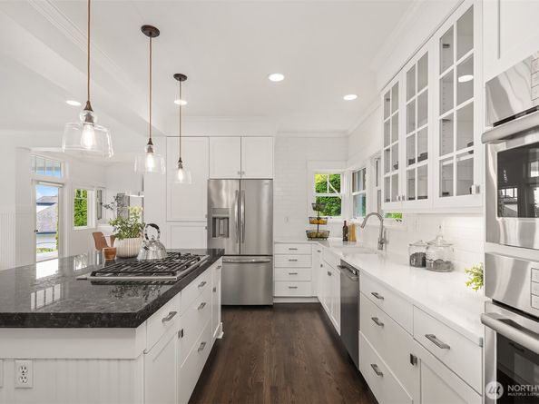 7934 Lake View Lane, Mercer Island WA 98040
