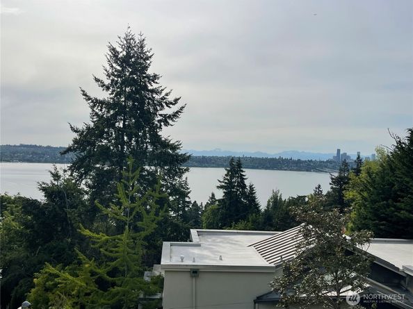 6950 SE Maker Street, Mercer Island WA 98040