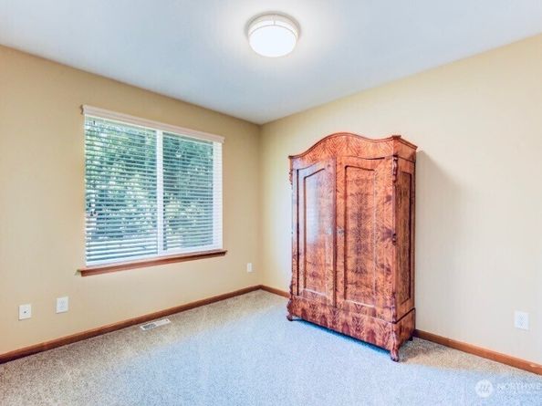 907 196th Place SW, Lynnwood WA 98036