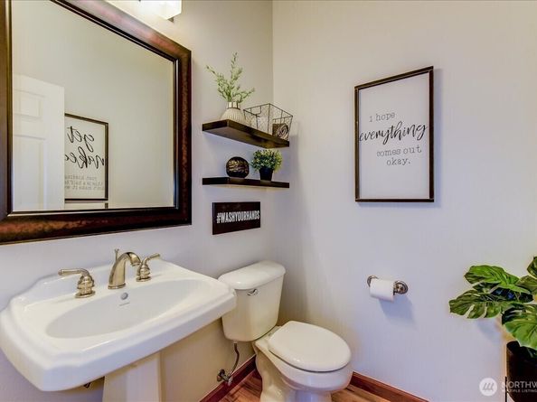 907 196th Place SW, Lynnwood WA 98036