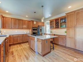 907 196th Place SW, Lynnwood WA 98036