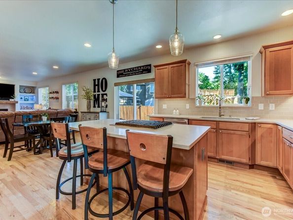 907 196th Place SW, Lynnwood WA 98036