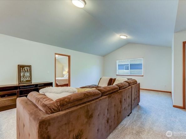 907 196th Place SW, Lynnwood WA 98036