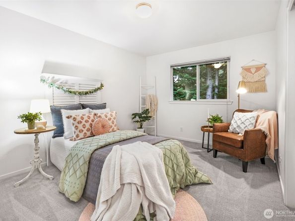 10820 NE 144th Court, Kirkland WA 98034