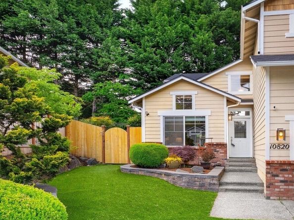 10820 NE 144th Court, Kirkland WA 98034