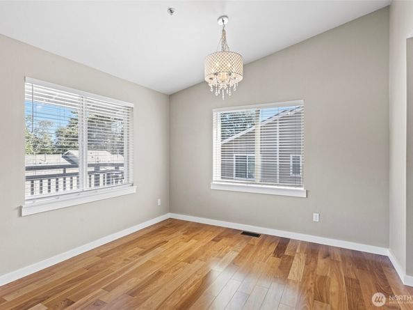 901 E Marine View Drive 201, Everett WA 98201