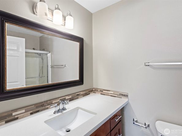 901 E Marine View Drive 201, Everett WA 98201
