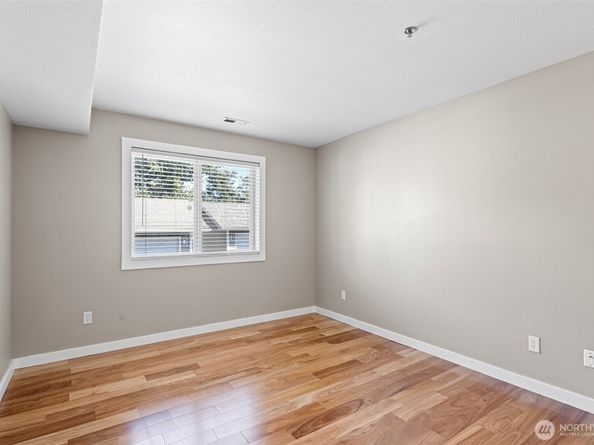 901 E Marine View Drive 201, Everett WA 98201