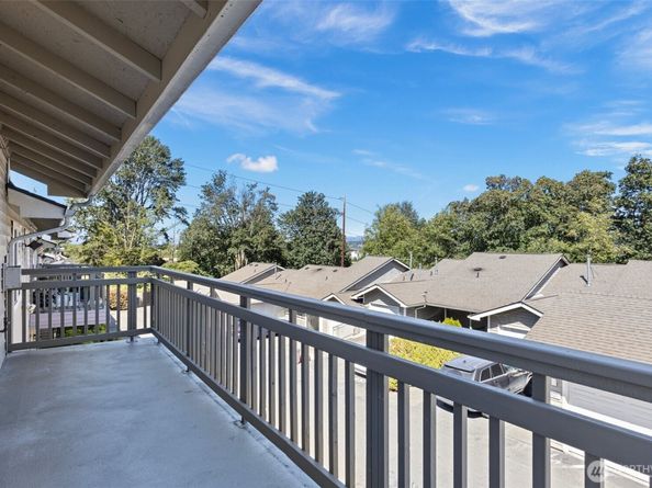 901 E Marine View Drive 201, Everett WA 98201