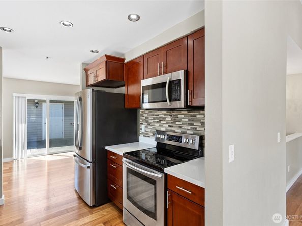 901 E Marine View Drive 201, Everett WA 98201