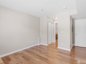 901 E Marine View Drive 201, Everett WA 98201