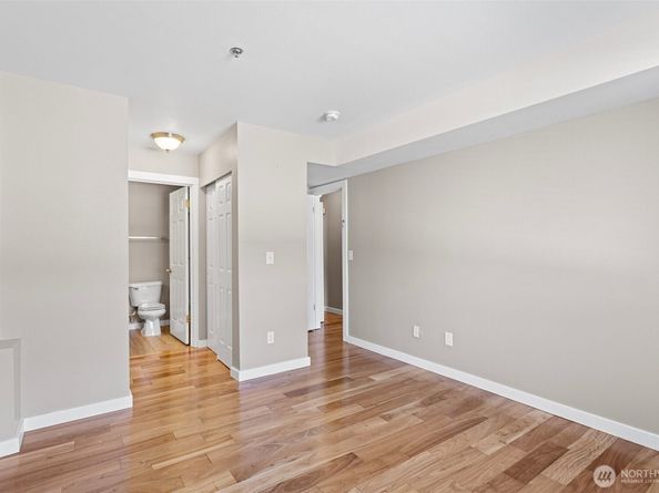 901 E Marine View Drive 201, Everett WA 98201