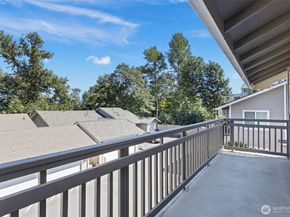 901 E Marine View Drive 201, Everett WA 98201