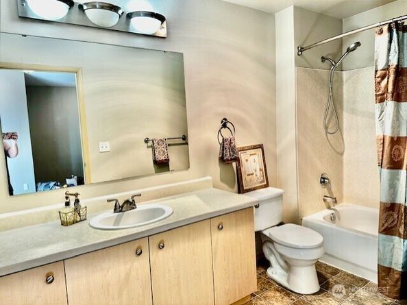 2824 Grand Avenue A409, Everett WA 98201