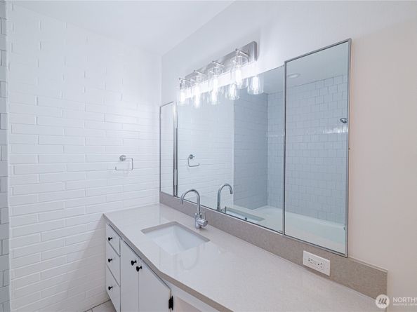 10713 Glen Acres Drive S, Seattle WA 98168