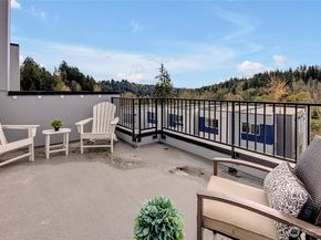 8904 NE 173rd Place C, Bothell WA 98011