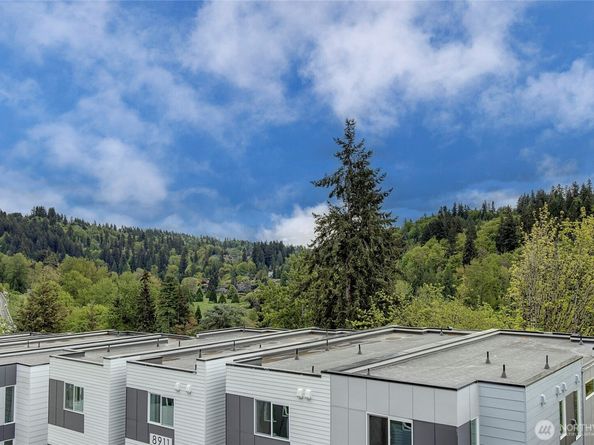 8904 NE 173rd Place C, Bothell WA 98011