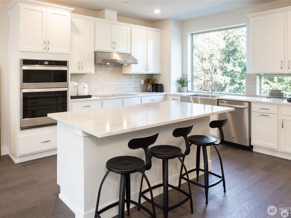 962 Dove Tail Lane NW 3, Bainbridge Island WA 98110