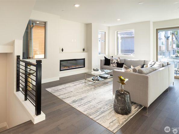 962 Dove Tail Lane NW 3, Bainbridge Island WA 98110