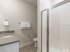 962 Dove Tail Lane NW 3, Bainbridge Island WA 98110