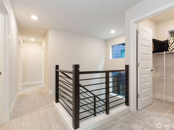 962 Dove Tail Lane NW 3, Bainbridge Island WA 98110