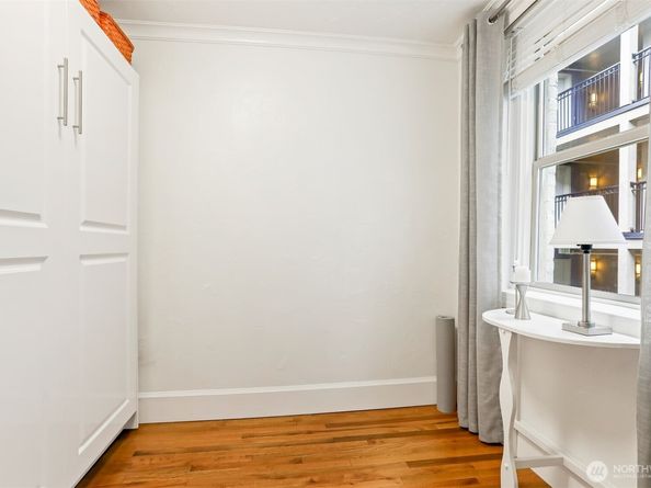 7 Harrison Street 24, Seattle WA 98109